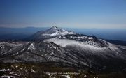 冬景色の霧島連山Ⅱをモチーフにしましたアスペクト比１６：１０のモニター【1440×900】に対応しています