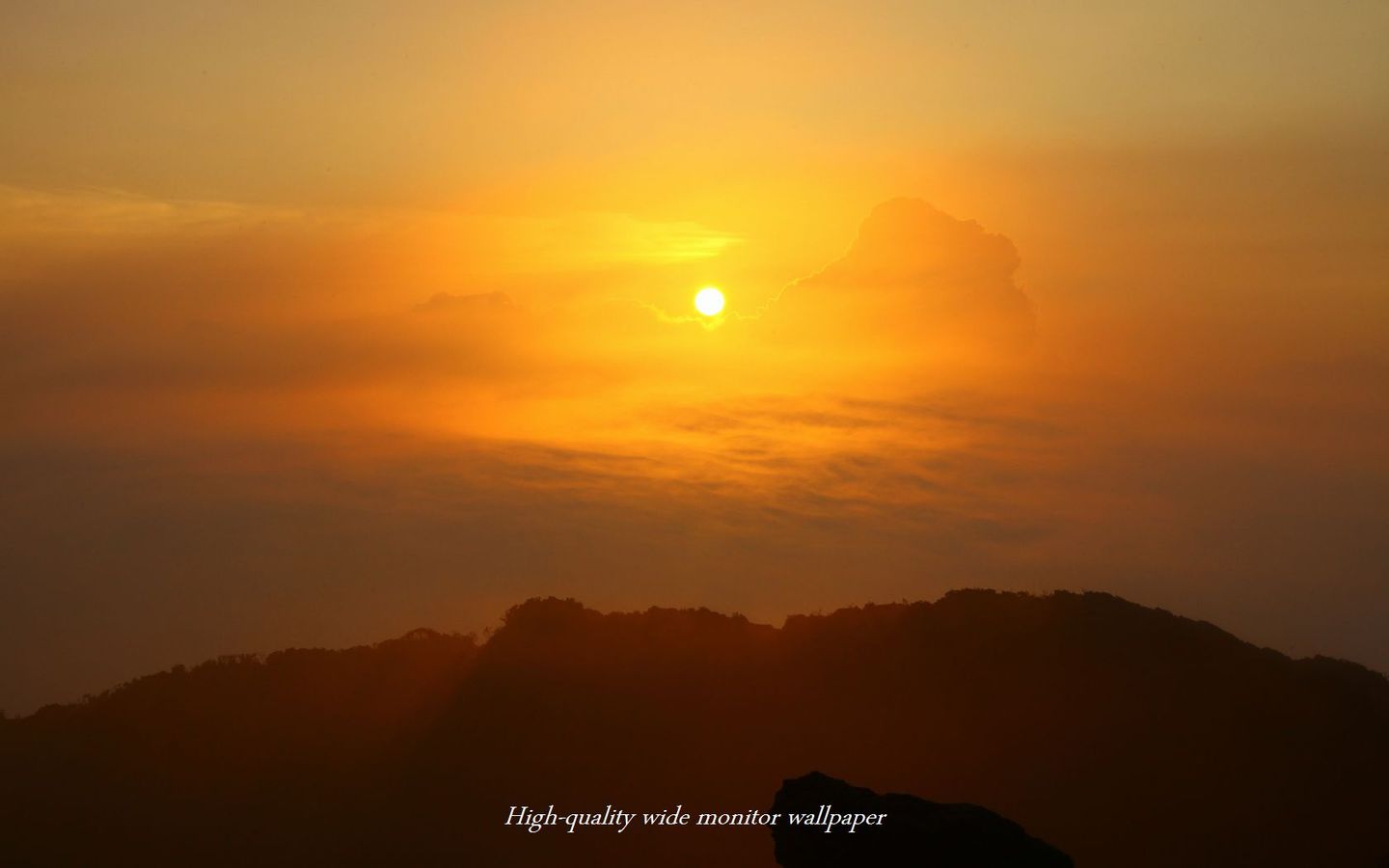 韓国岳山頂の夜明けをモチーフにしましたアスペクト比１６：１０のモニター【1440×900】に対応しています