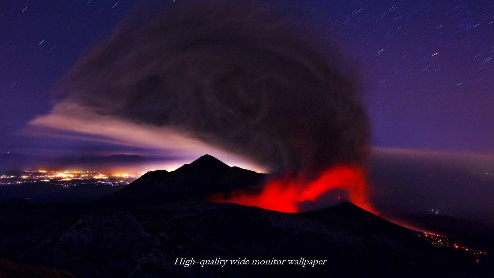 新燃岳の噴火をモチーフにしましたアスペクト比１６：９のモニター【1600×900】に対応しています