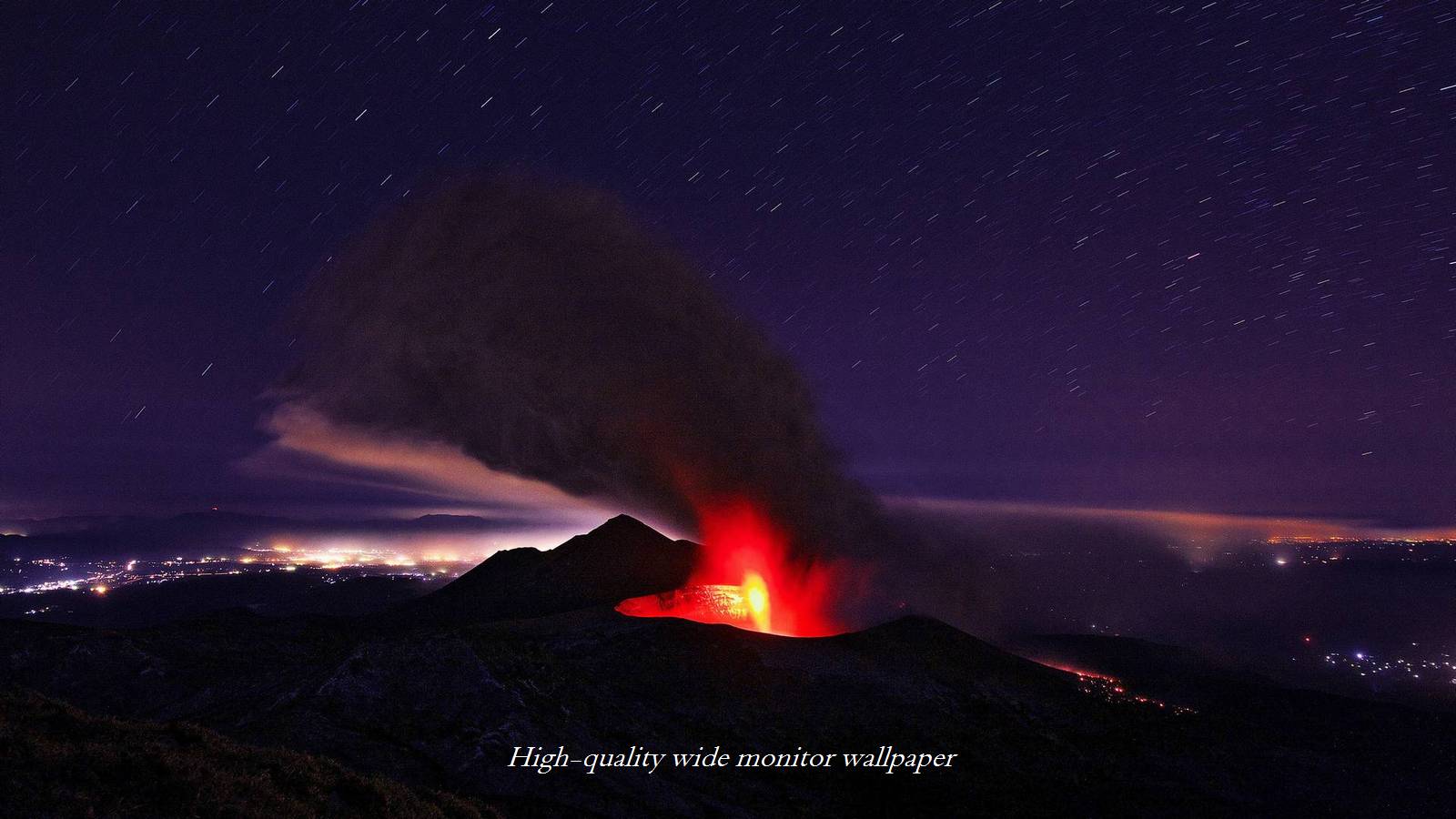 新燃岳の噴火をモチーフにしましたアスペクト比１６：９のモニター【1600×900】に対応しています