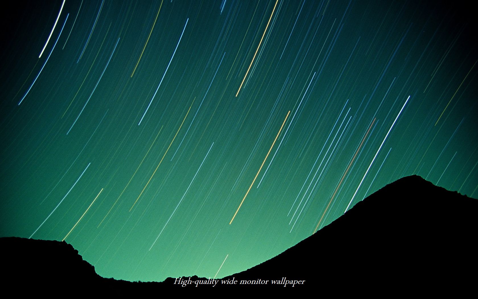 ポジフィルムで撮影した韓国岳とオリオン座をモチーフにしましたワイドモニター 1680 1050 高画質壁紙 アスペクト比 １６ １０ 星景写真 長時間露光 Time Lapse 微速度撮影 夜間撮影 インターバル撮影