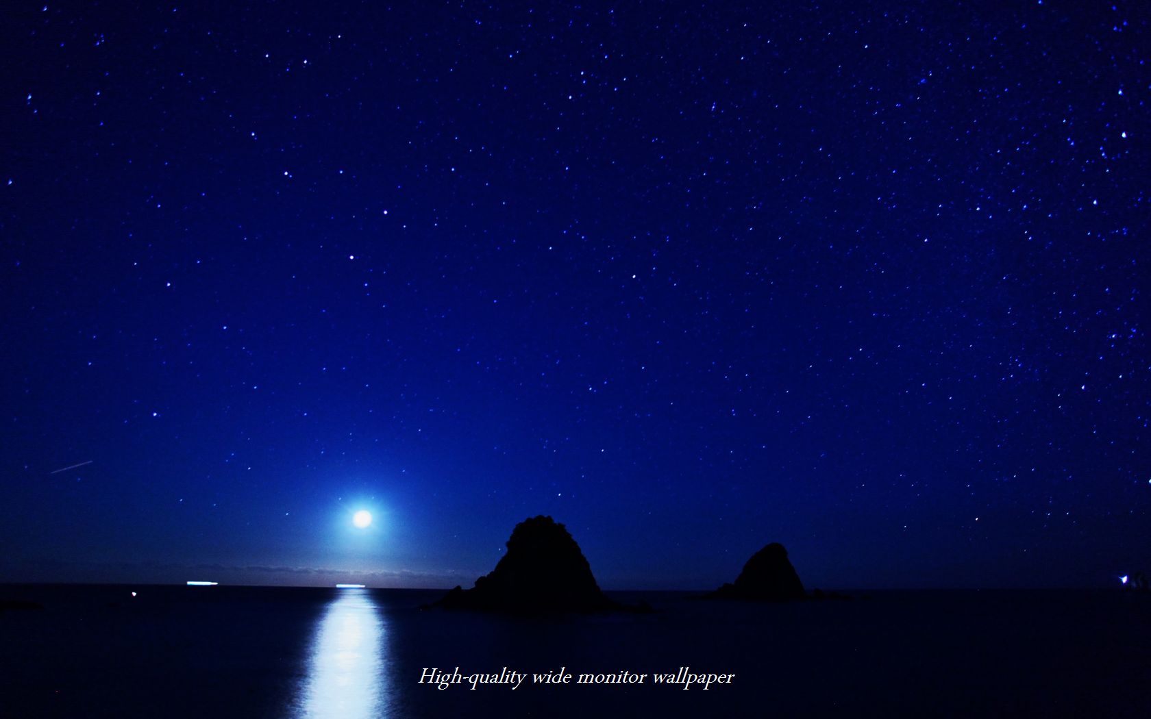 日南海岸に輝く月灯をモチーフにしました【1680×1050】アスペクト比１６：１０のモニターに対応しています